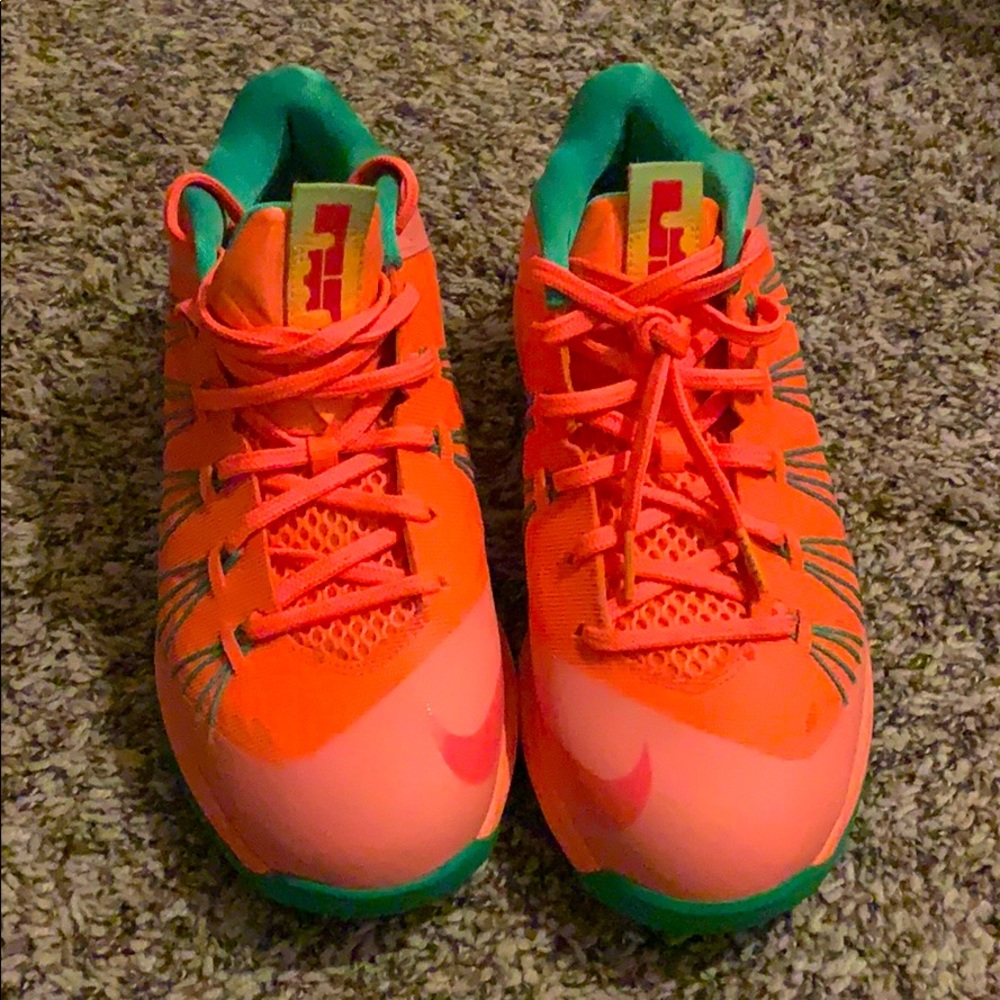 Nike shoes